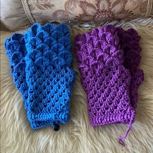Dragon Scale Fingerless Mittens